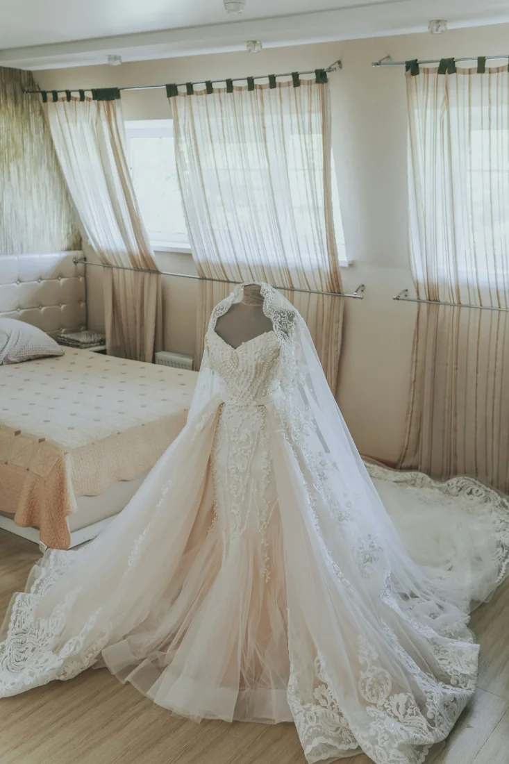 Wedding rescue detail